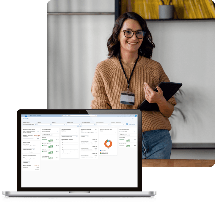 Profesional con laptop mostrando dashboard SAP S/4HANA Cloud